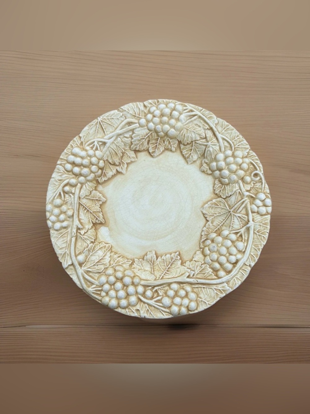 HORCHOW Italy 3D embossed grape and leaf Pattern Salad Plates 8”~SET OF 3
